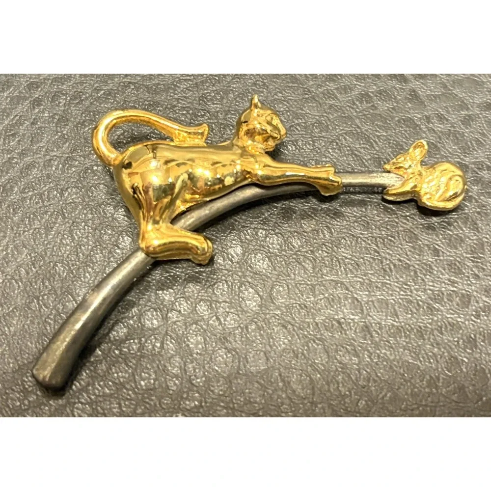 Vintage Cat Chasing Mouse Brooch Gold And Silver Tone Cat Moves!!